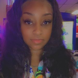 Meet your Posher, April